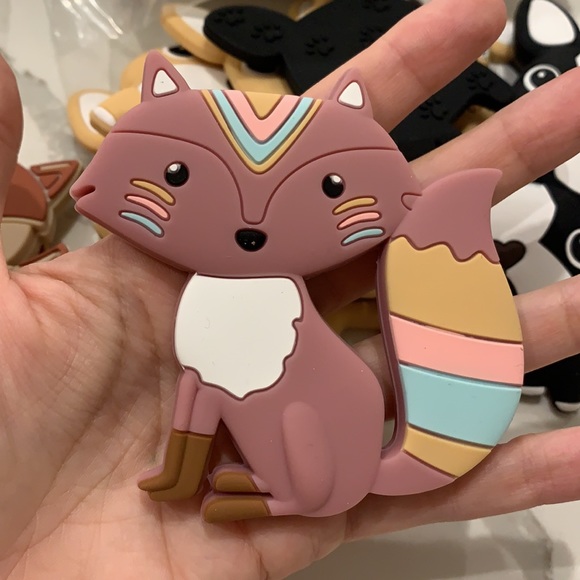 MAUVE | Tribal fox silicone baby teether toy - Picture 2 of 3
